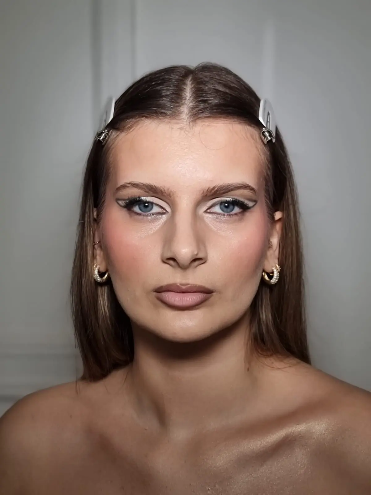 Maquillage coloré regard intense